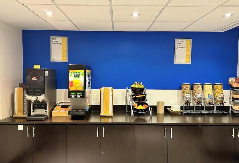 فندق Days Inn & Suites By Wyndham North Bay Downtown