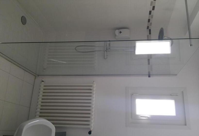 בית מלון כפרי De La Mer