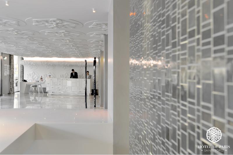 בית מלון כפרי De Paris Sainttropez