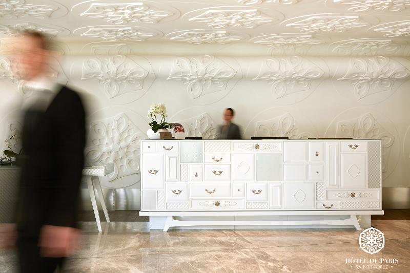 בית מלון כפרי De Paris Sainttropez