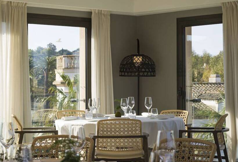 בית מלון כפרי De Paris Sainttropez