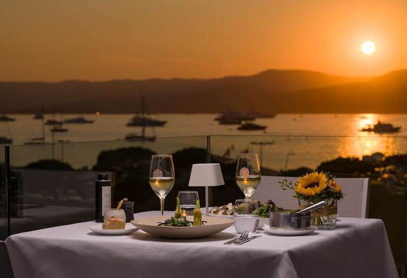 בית מלון כפרי De Paris Sainttropez