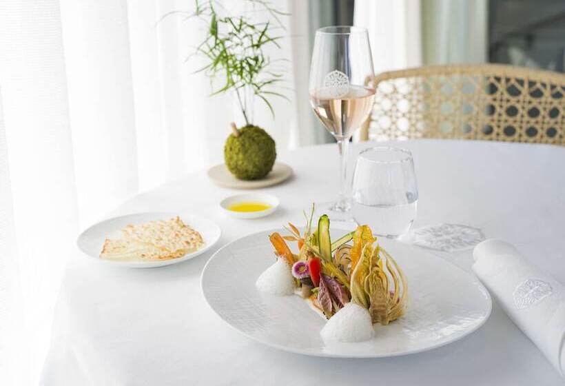 בית מלון כפרי De Paris Sainttropez