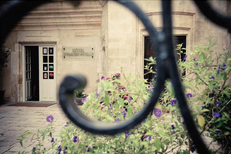 هتل D'haussonville