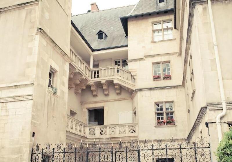 هتل D'haussonville