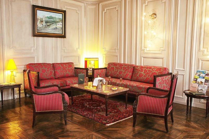 هتل D'haussonville