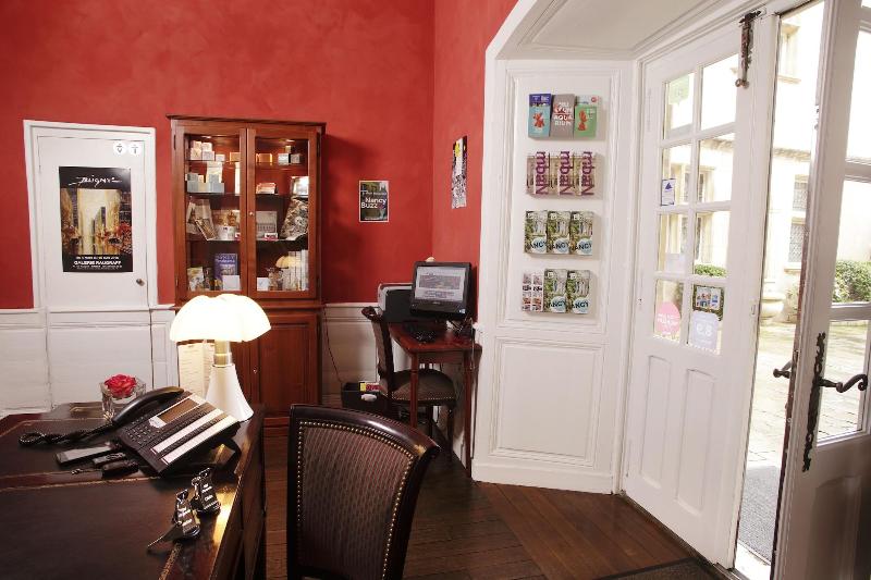 هتل D'haussonville