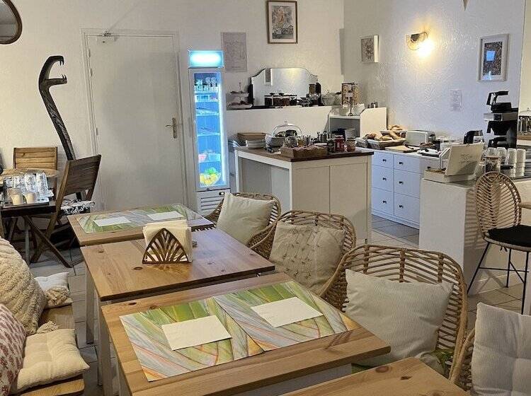 فندق Eden  La Baigneuse