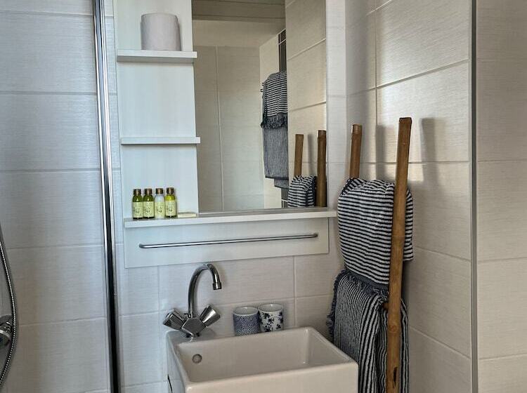 Отель Eden  La Baigneuse