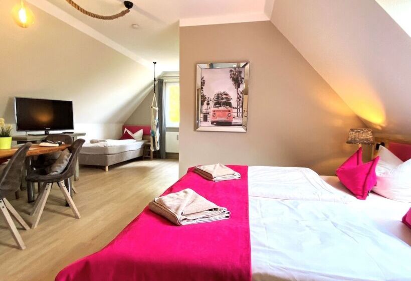 בית מלון כפרי Feels Beach Club