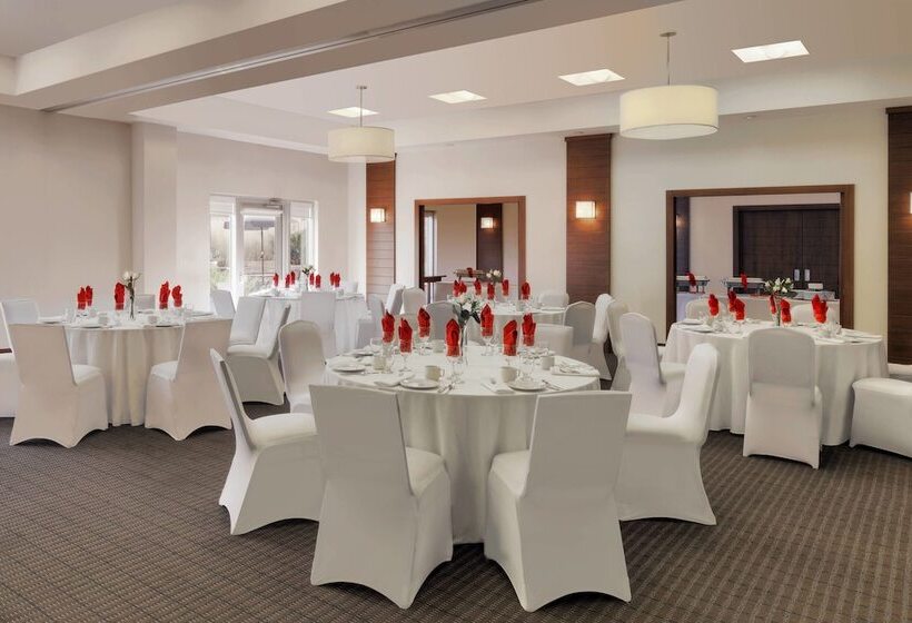 בית מלון כפרי Four Points By Sheraton Cambridge Kitchener, Ontario