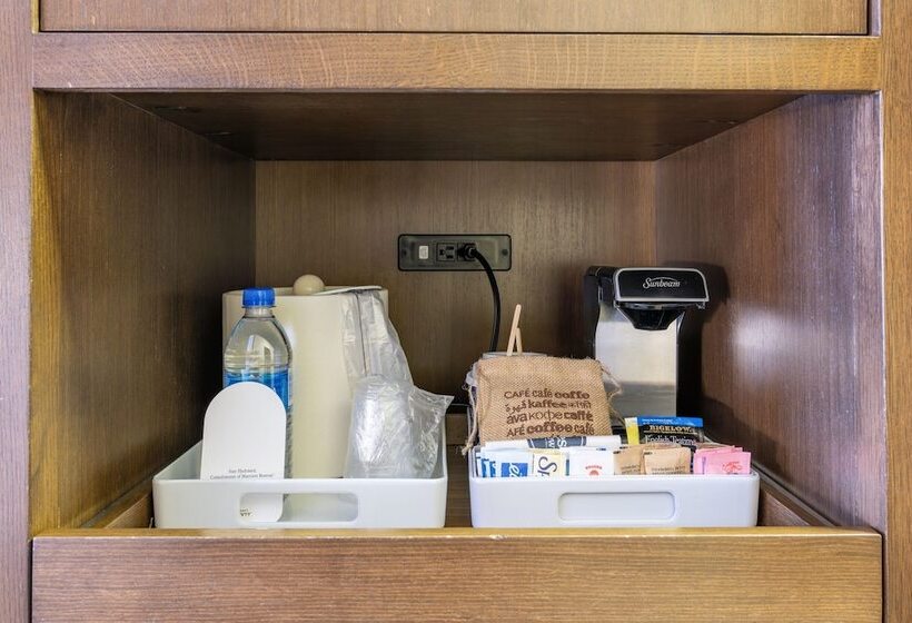 فندق Four Points By Sheraton Edmonton International Airport