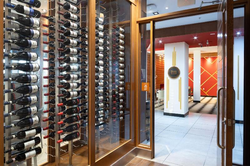 فندق Four Points By Sheraton Edmonton International Airport