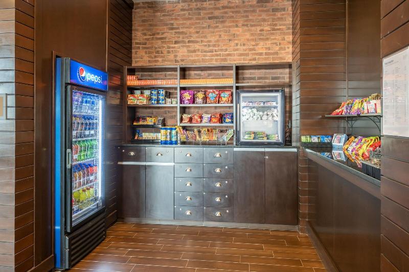 فندق Four Points By Sheraton Edmonton International Airport