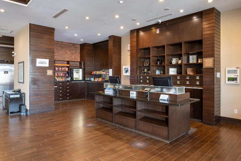 فندق Four Points By Sheraton Edmonton International Airport