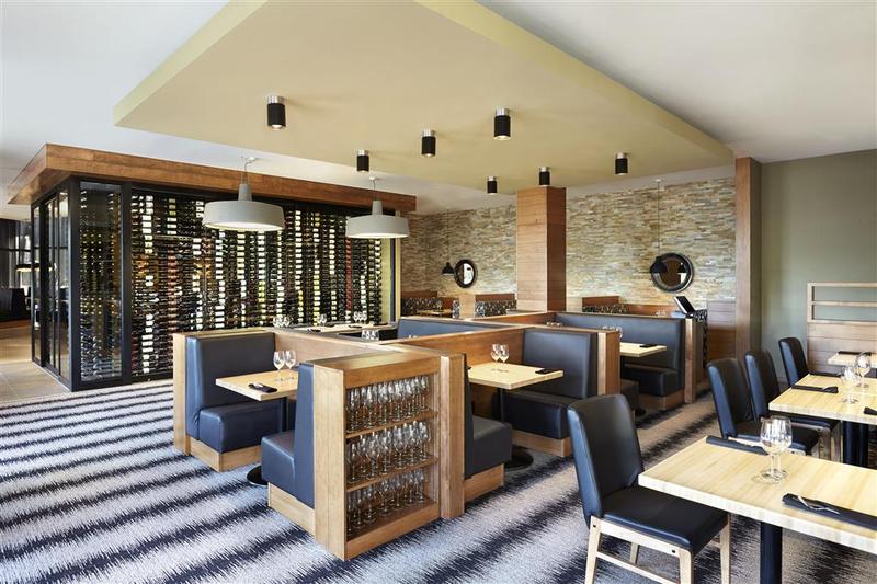 ホテル Four Points By Sheraton Kelowna Airport