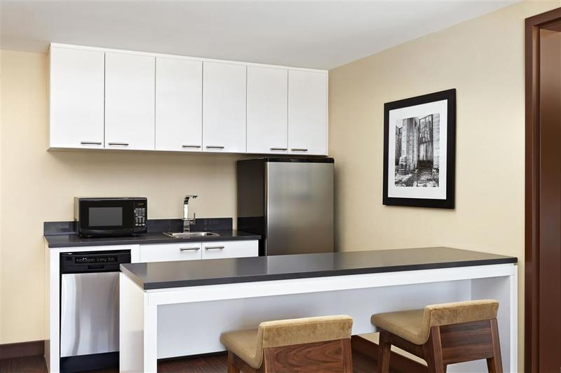 فندق Four Points By Sheraton Kelowna Airport