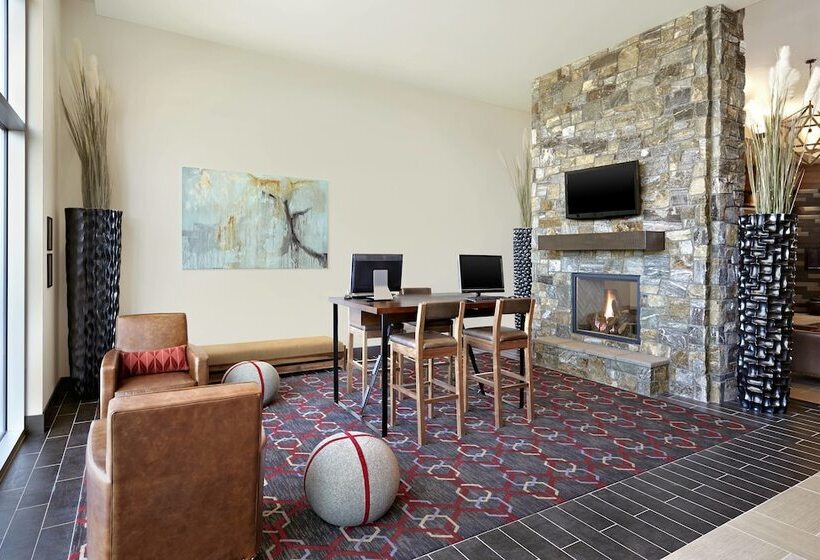 فندق Four Points By Sheraton Kelowna Airport