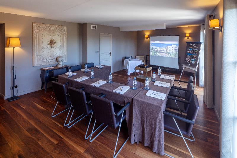 Garrigae Distillerie De Pezenas   Hotellerie & Spa