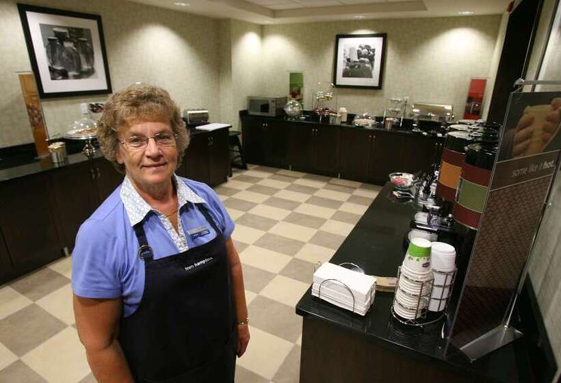 בית מלון כפרי Hampton Inn & Suites By Hilton Red Deer