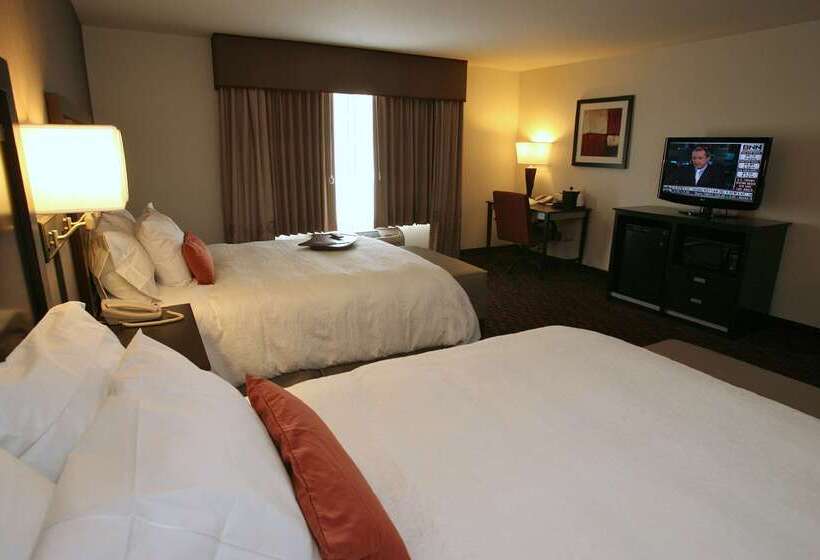 בית מלון כפרי Hampton Inn & Suites By Hilton Red Deer