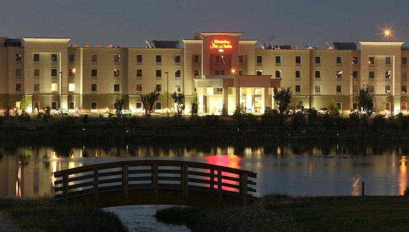 בית מלון כפרי Hampton Inn & Suites By Hilton Red Deer