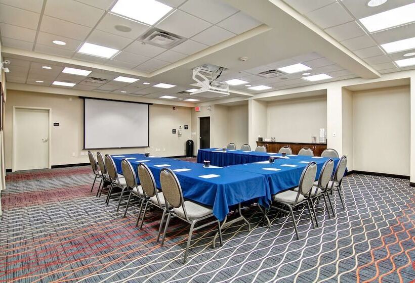 בית מלון כפרי Hampton Inn & Suites By Hilton Red Deer