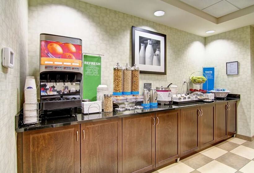 בית מלון כפרי Hampton Inn & Suites By Hilton Red Deer