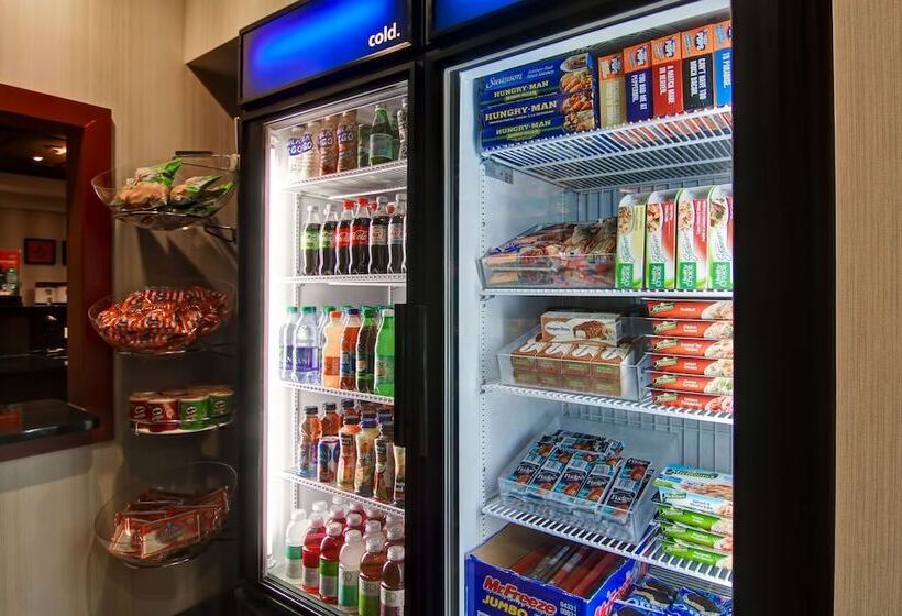 בית מלון כפרי Hampton Inn & Suites By Hilton Red Deer