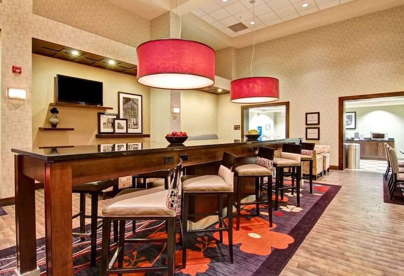 בית מלון כפרי Hampton Inn & Suites By Hilton Red Deer