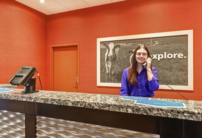 בית מלון כפרי Hampton Inn By Hilton Chilliwack