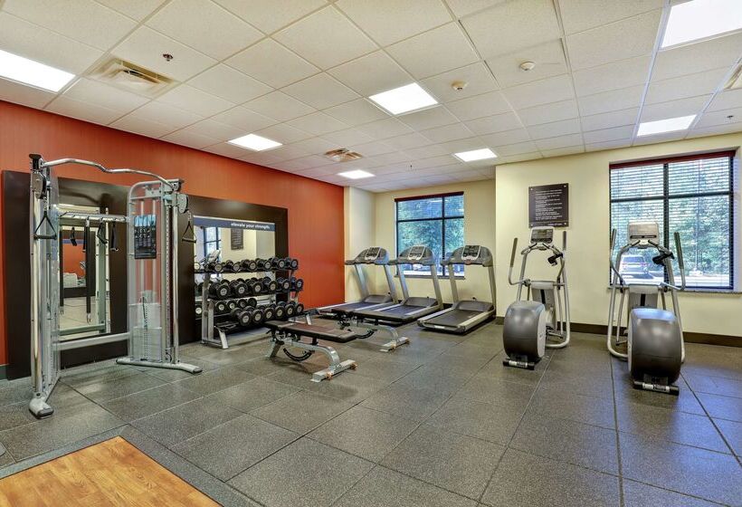 Отель Hampton Inn By Hilton Chilliwack