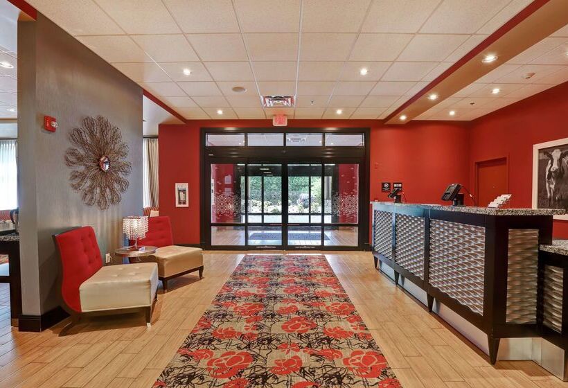 Отель Hampton Inn By Hilton Chilliwack