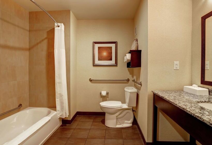 Отель Hampton Inn By Hilton Chilliwack