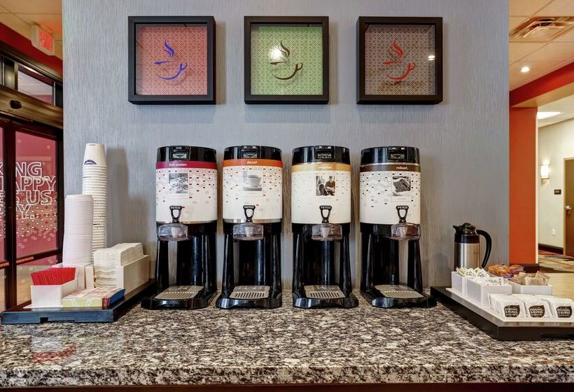 Отель Hampton Inn By Hilton Chilliwack