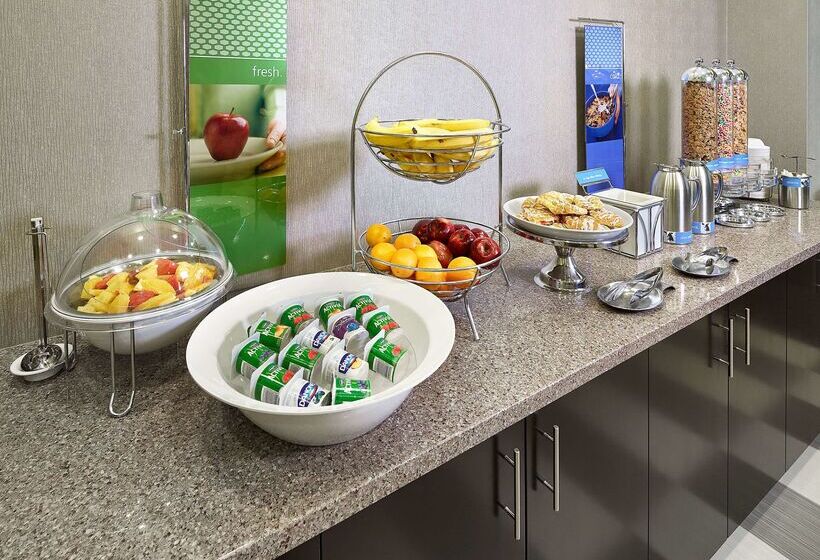 בית מלון כפרי Hampton Inn By Hilton Calgary Airport North