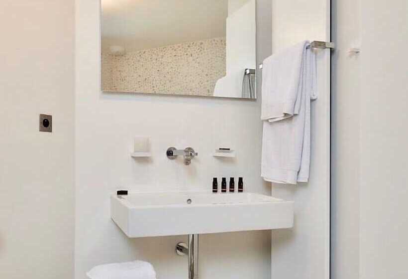 בית מלון כפרי Hidden Bay