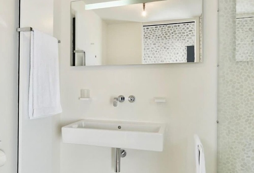 בית מלון כפרי Hidden Bay