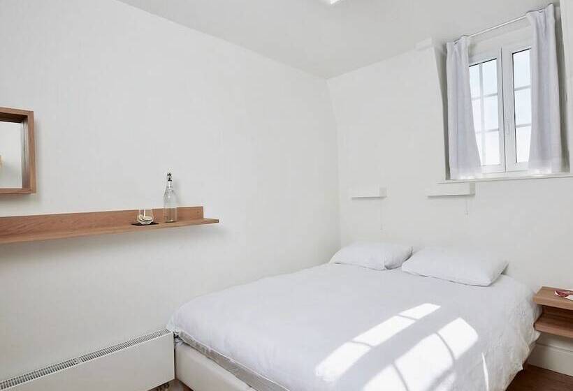 בית מלון כפרי Hidden Bay