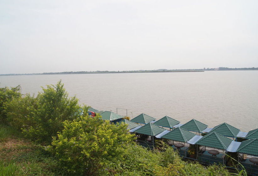 בית מלון כפרי High Sky