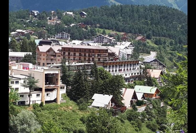 فندق Hôtel Chastellares