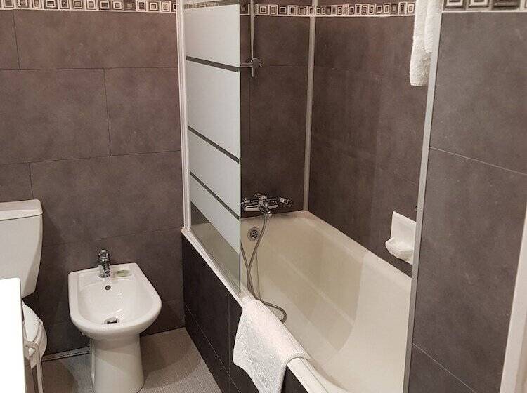 فندق Hôtel Chastellares