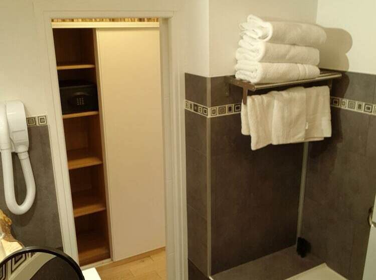 فندق Hôtel Chastellares