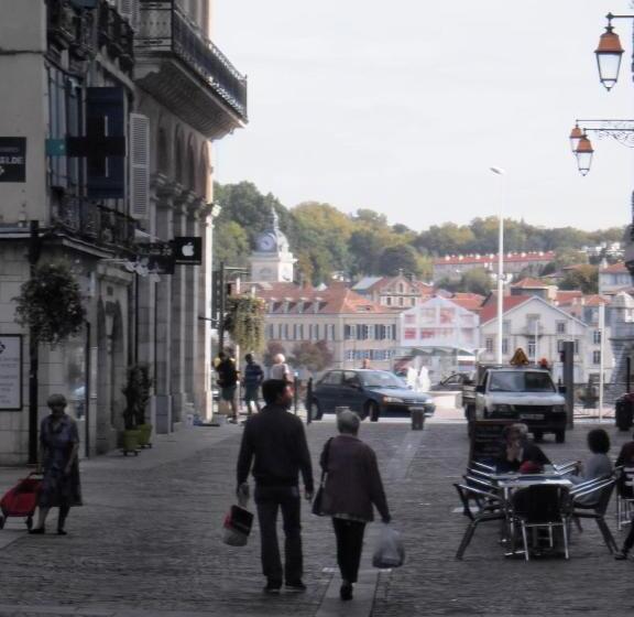 בית מלון כפרי Hôtel Des Arceaux