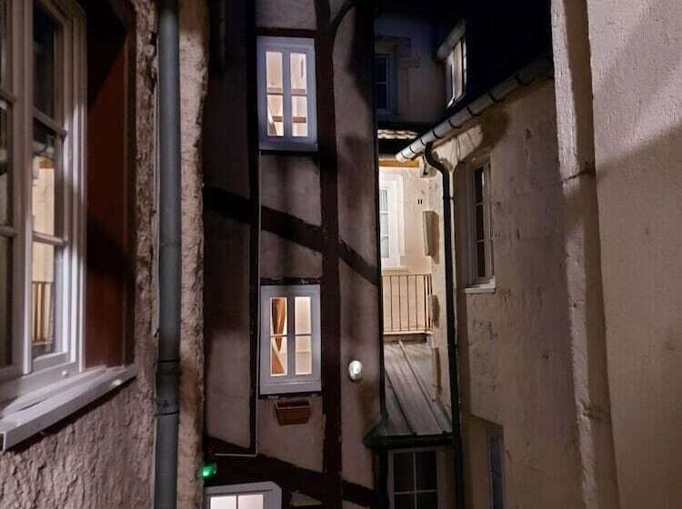 هتل Hôtel Le Chambellan