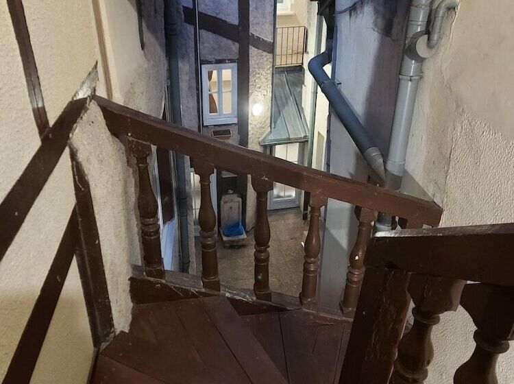 هتل Hôtel Le Chambellan