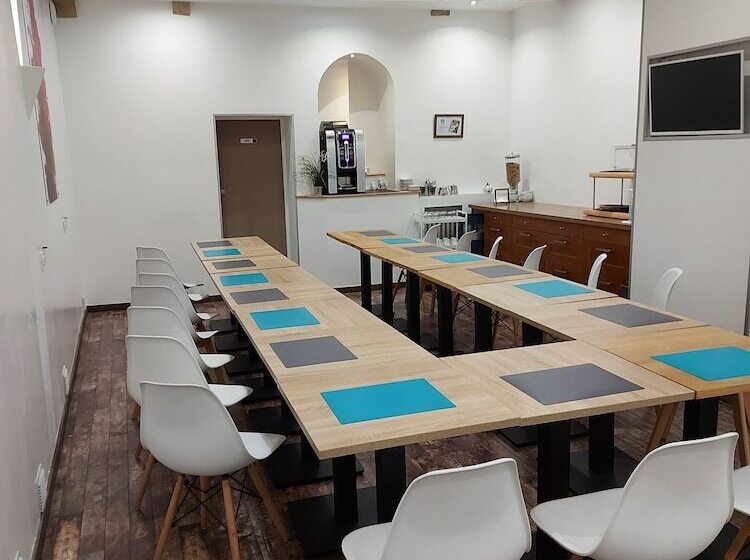 هتل Hôtel Le Chambellan