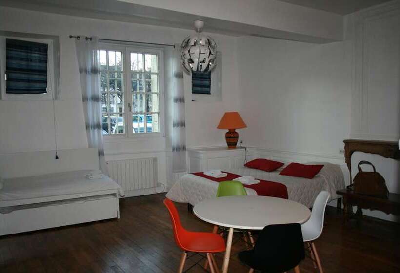 هتل Hôtel Le Chambellan