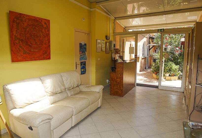 בית מלון כפרי Hôtel Le Derby