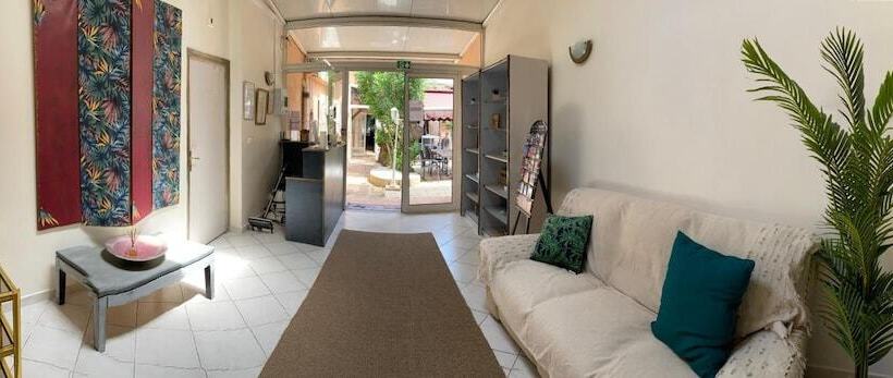 בית מלון כפרי Hôtel Le Derby